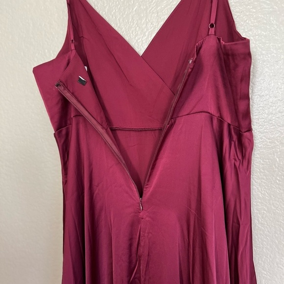 NWOT Ode To Love Burgundy Satin Maxi Dress - Picture 7 of 8
